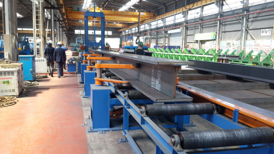 프리미엄 건설자재 브랜드이노빌트 제품인 Pos-H (맞춤형 용접형강). <포스코 제공>